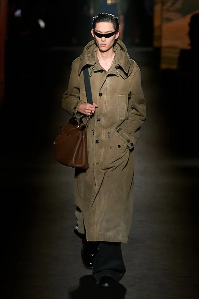 Look 54